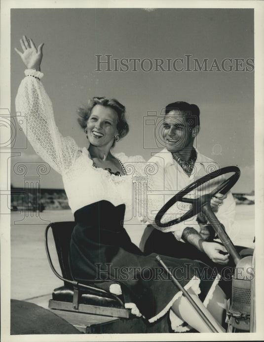 1941 Press Photo Actors Alan Curtis & Ilona Massey - Historic Images