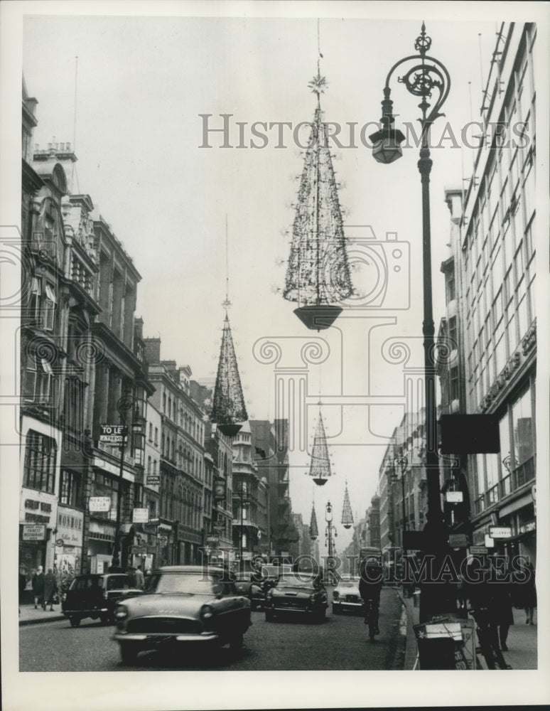 1962 London&#39;s Oxford Street at Christmas - Historic Images