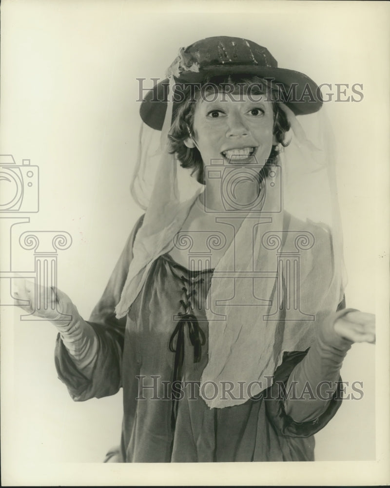 1961 Press Photo Actress Imogene Coca in &quot;Once Upon a Mattress&quot; - nox13131-Historic Images