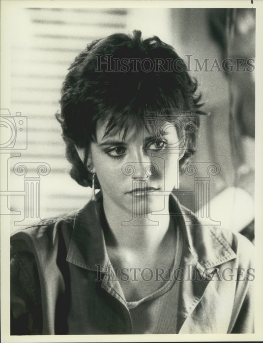 1985 Press Photo Actress Courtney Cox in "Guess What's Coming to Dinner" - Historic Images
