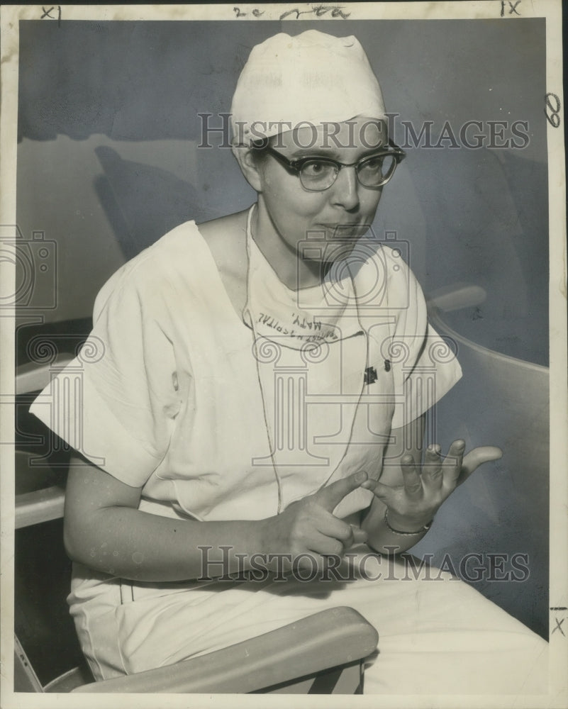 1953 Press Photo Miss Bessie May Crim, Baptist hospital obstetrical supervisor - Historic Images