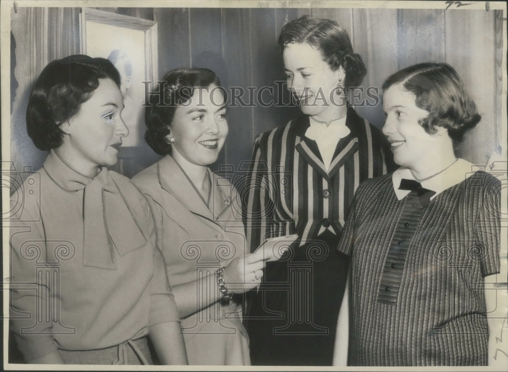 1958 Press Photo Mrs. John Colomb Jr. &amp; fellow N.O. Garden Society members-Historic Images