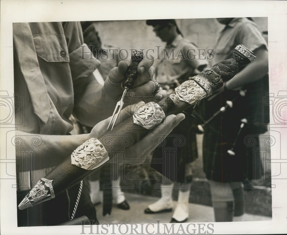 1964 Press Photo Lavishly Ornamented Scabbard worn by New Orleans Bagpipers-Historic Images