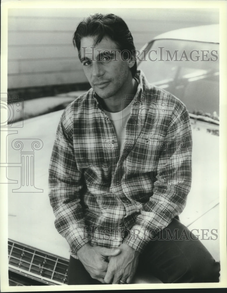 1995 Press Photo Tony Danza stars as Tom Acton in Deadly Whispers on CBS TV - Historic Images