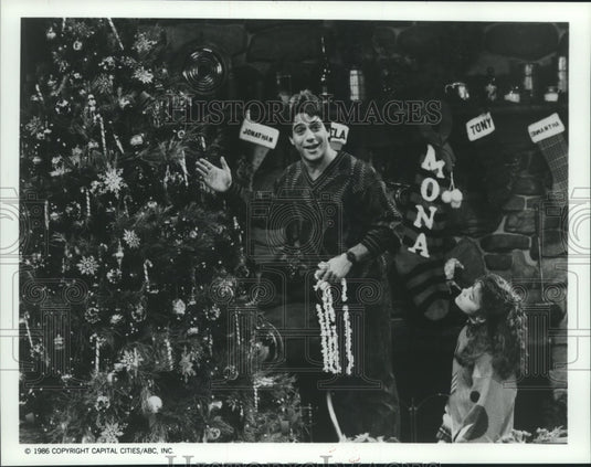 1986 Press Photo Actors Tony Danza, Alyssa Milano in "Who's the Boss?"-Historic Images