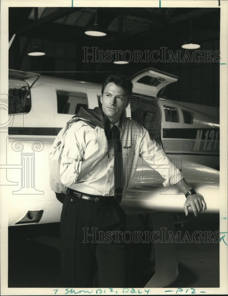 1990 Timothy Daly as a pilot, "Wings" - Historic Images
