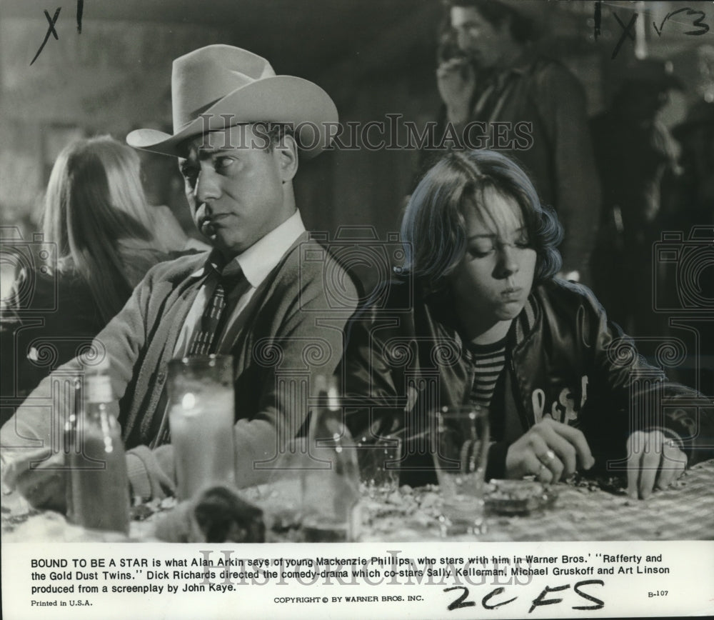 1975 Alan Arkin, Mackenzie Philips &quot;Rafferty &amp; the Gold Dust Twins&quot; - Historic Images