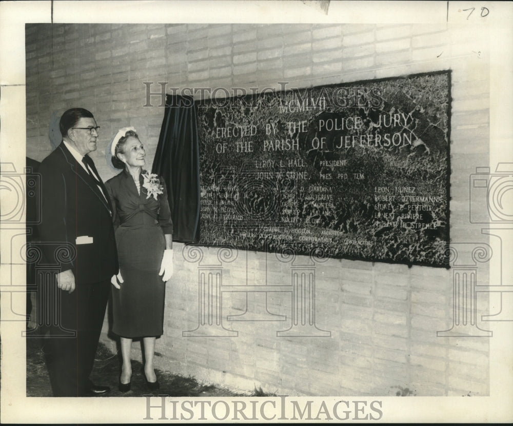 1957 Press Photo Jefferson juror John Holtgrove and Mrs. LeRoy L. Hall-Historic Images