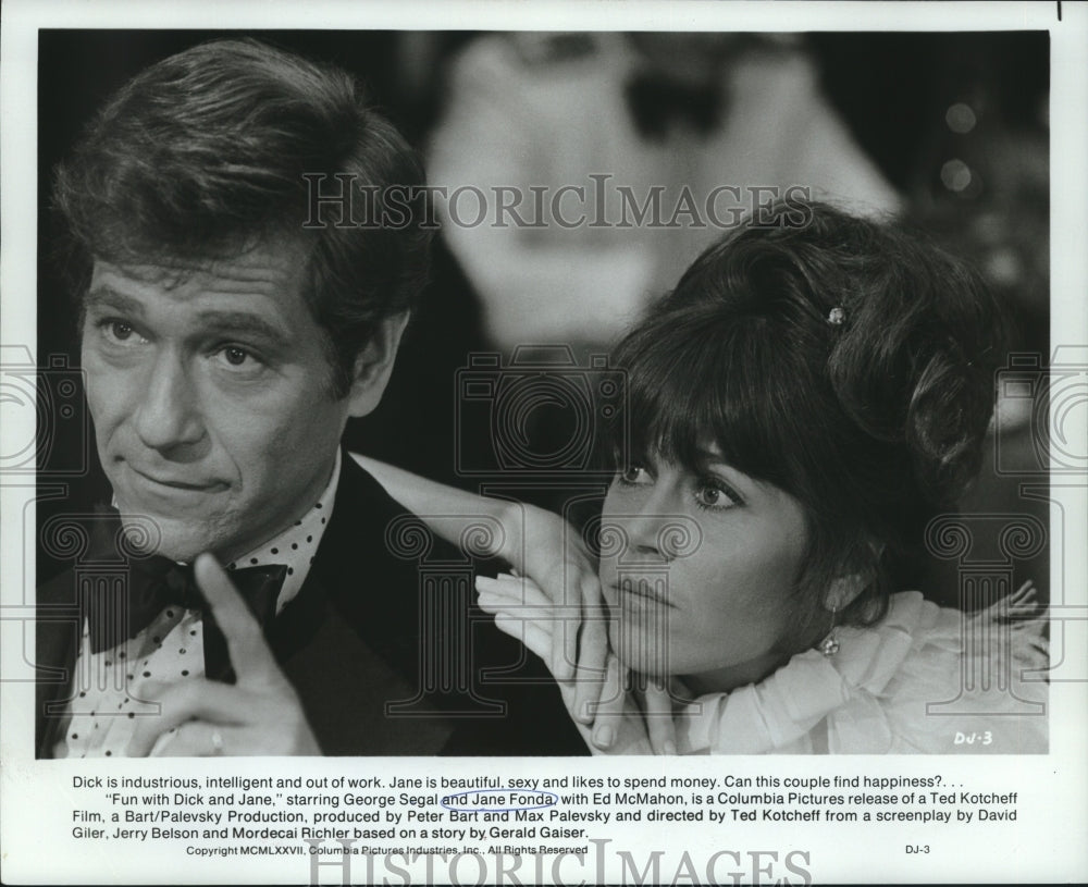 1977 George Segal and Jane Fonda in Fun with Dick and Jane Movie - Historic Images