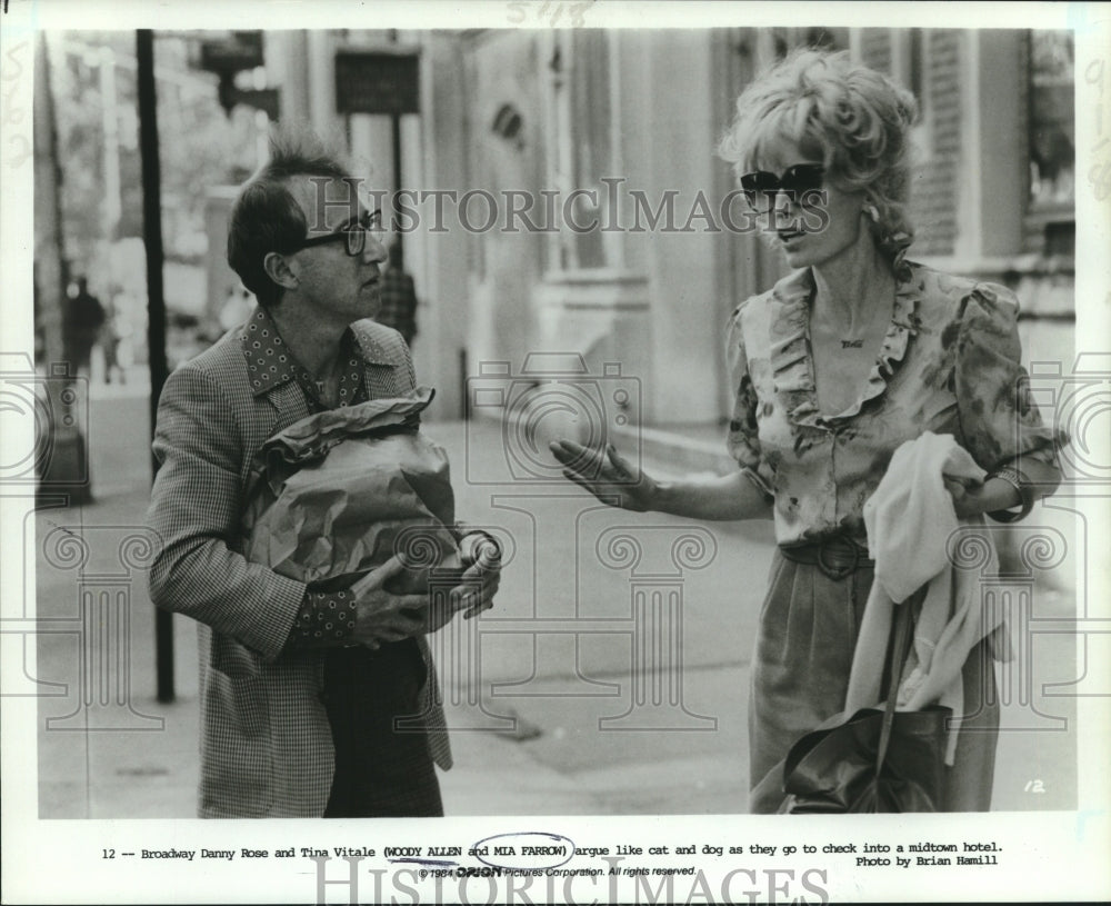 1984 Press Photo Mia Farrow &amp; Woody Allen star in &quot;Broadway Danny Rose.&quot;-Historic Images