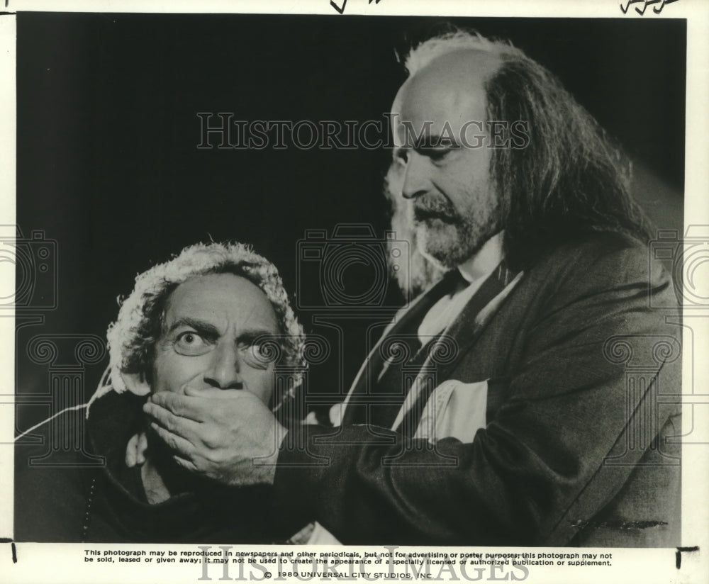 1980 Press Photo Marty Feldman and Peter Boyle from a scene "In God We Tru$t"- Historic Images