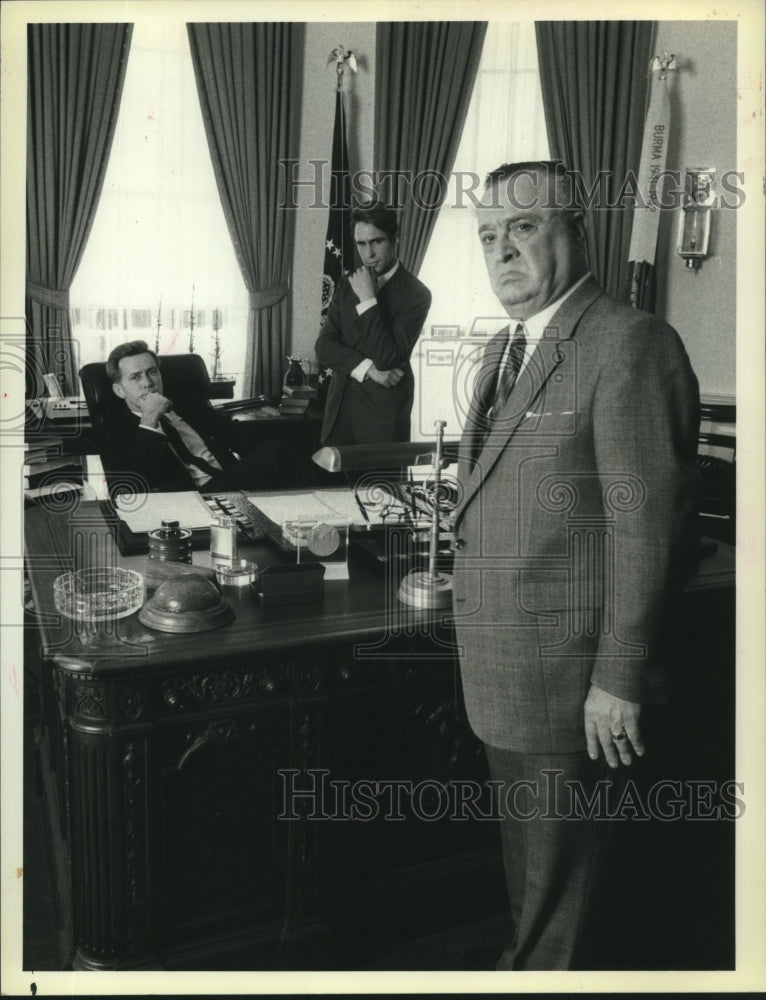 1983 Press Photo Vincent Gardenia as J. Edgar Hoover in NBC miniseries &quot;Kennedy&quot; - Historic Images