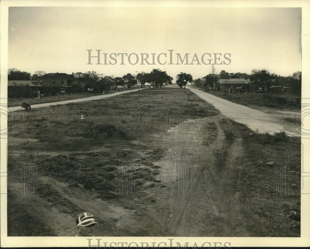 1938 View of two-mile stretch of Elysian Fields Avenue at Gentilly - Historic Images