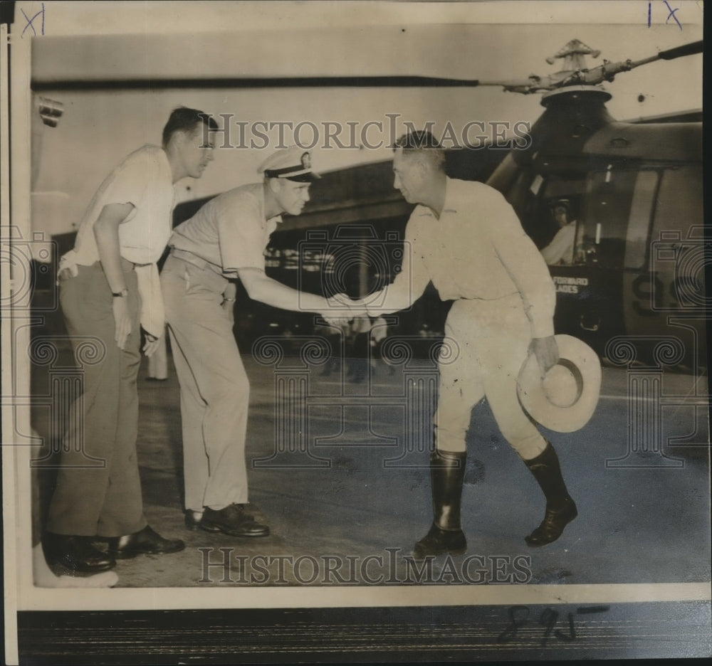 1958 Daymon Elmore greeted at US Naval Base at Guantanamo - Historic Images