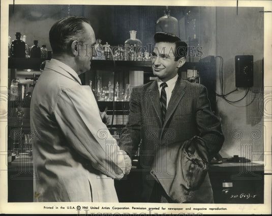 1961 Press Photo Ben Gazzara & Fredric March in scene from "The Young Doctors"-Historic Images