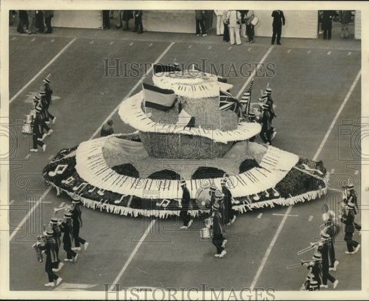 1975 Press Photo Super Bowl IX half-time performance - nox21527-Historic Images