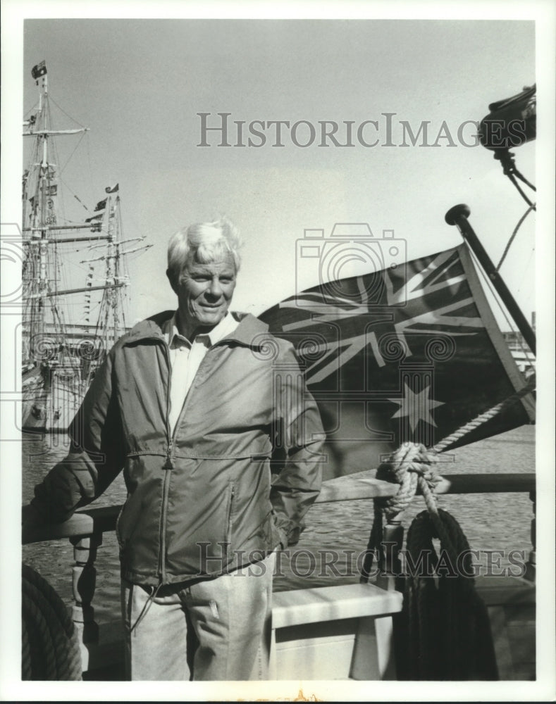 1989 Press Photo Peter Graves host of Discover: The World of Science.-Historic Images