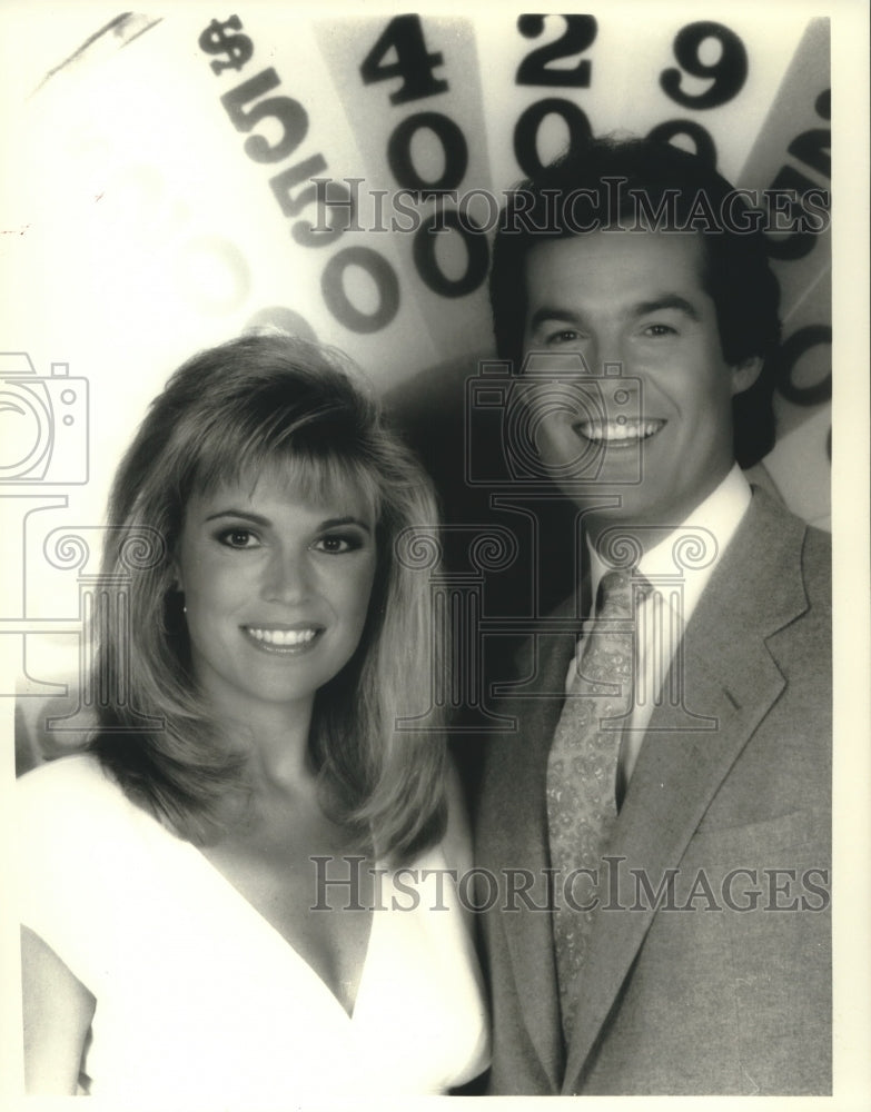 1989 Press Photo Vanna White &amp; Bob Goen on CBS&#39; Wheel of Fortune. - nox21734-Historic Images