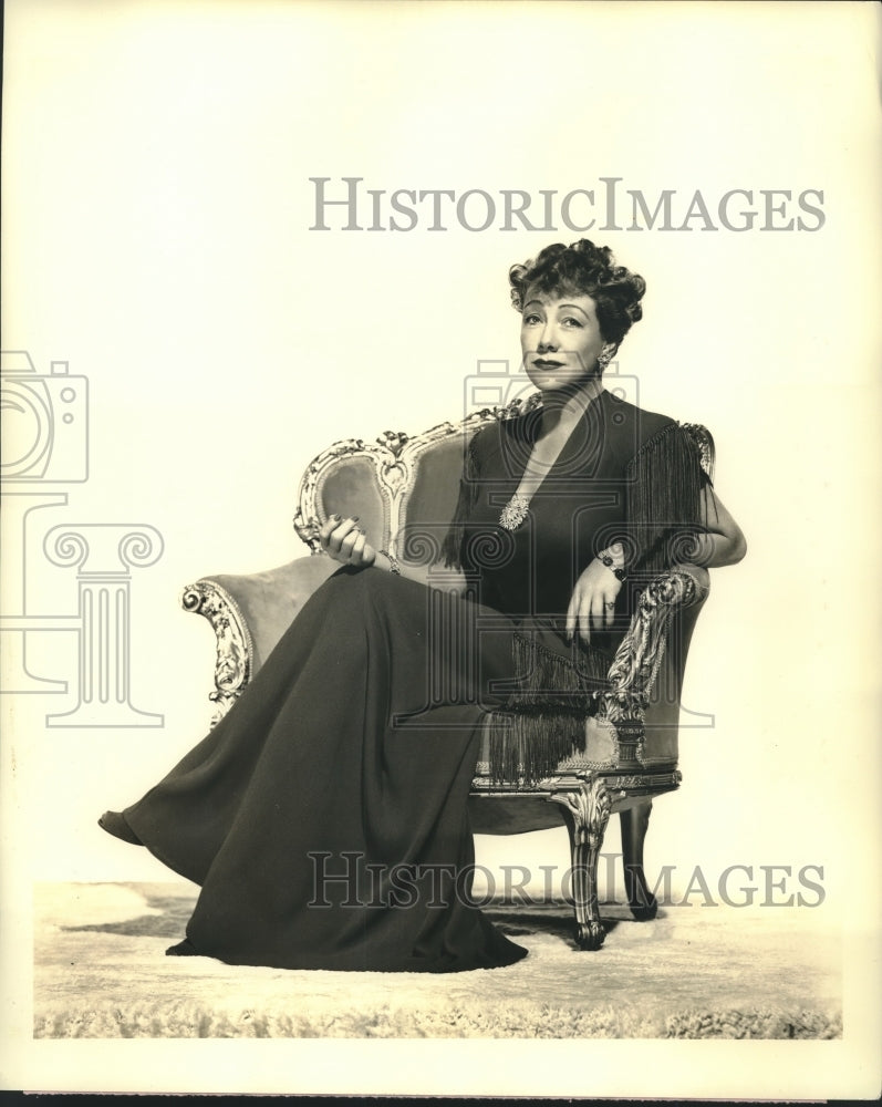 Press Photo &quot;You&#39;ll Never Get Rich,&quot; Marjorie Gateson in J.W. Robinson creation-Historic Images