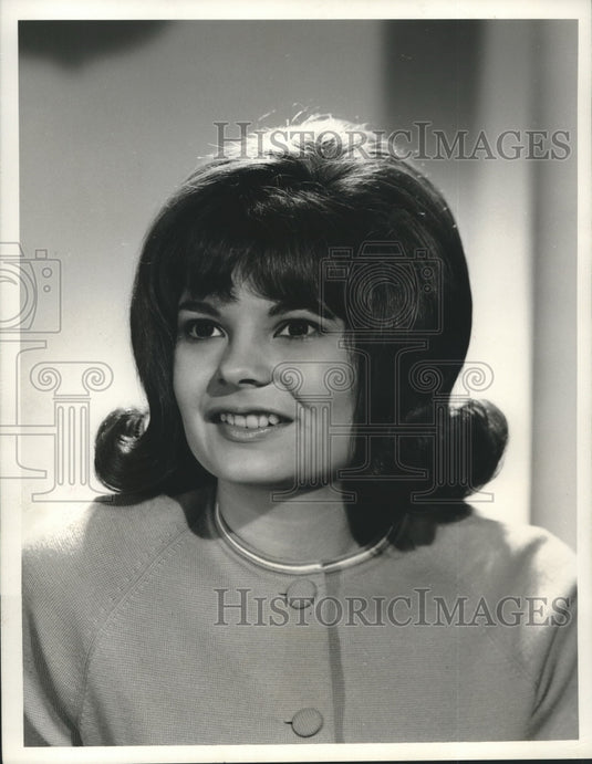1966 Press Photo Actress Kathy Garver on "Family Affair" on CBS Television-Historic Images