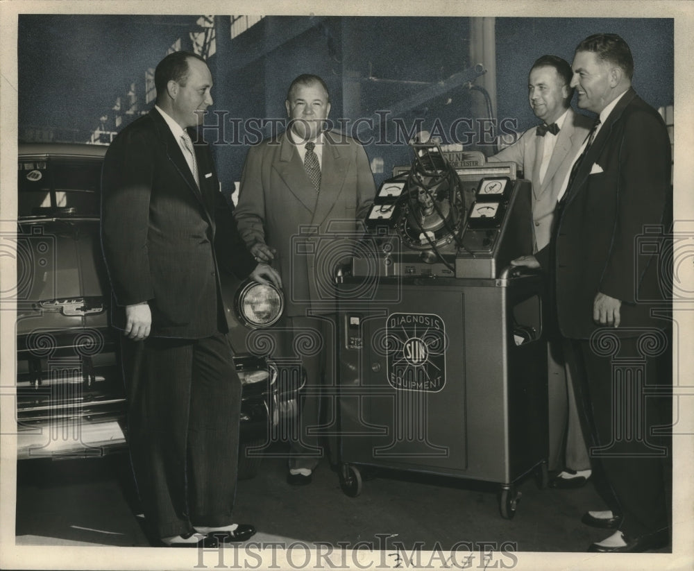 1952 Press Photo Chevrolet Executives surround repair equipment for Company - Historic Images