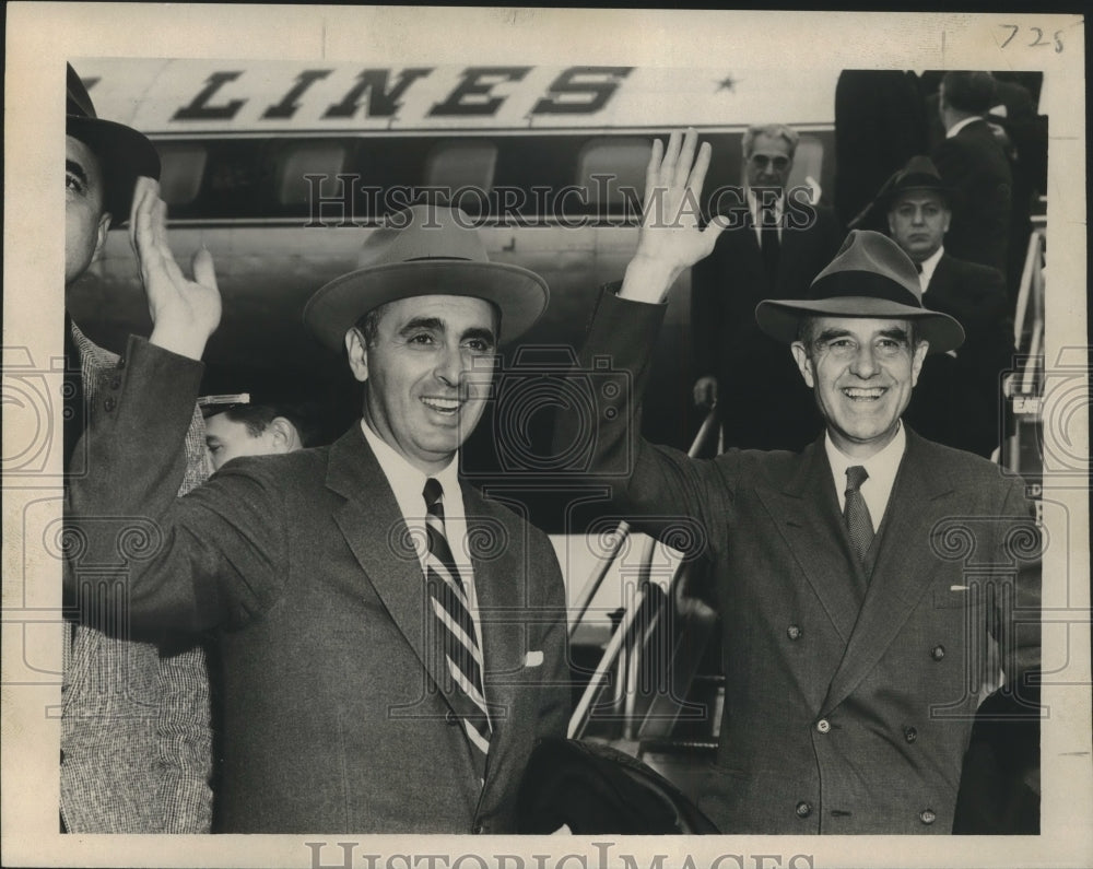 1954 Governors W. Averell Harriman and Abe Ribicoff disembark plane - Historic Images