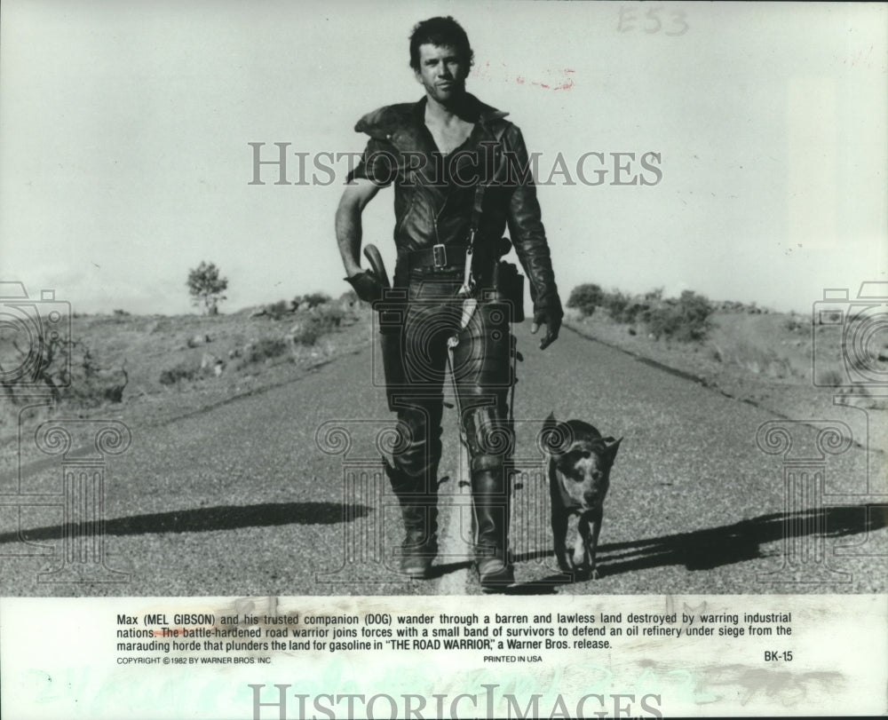 1982 Press Photo Actor Mel Gibson as Max in &quot;The Road Warrior&quot; Movie - nox22687-Historic Images