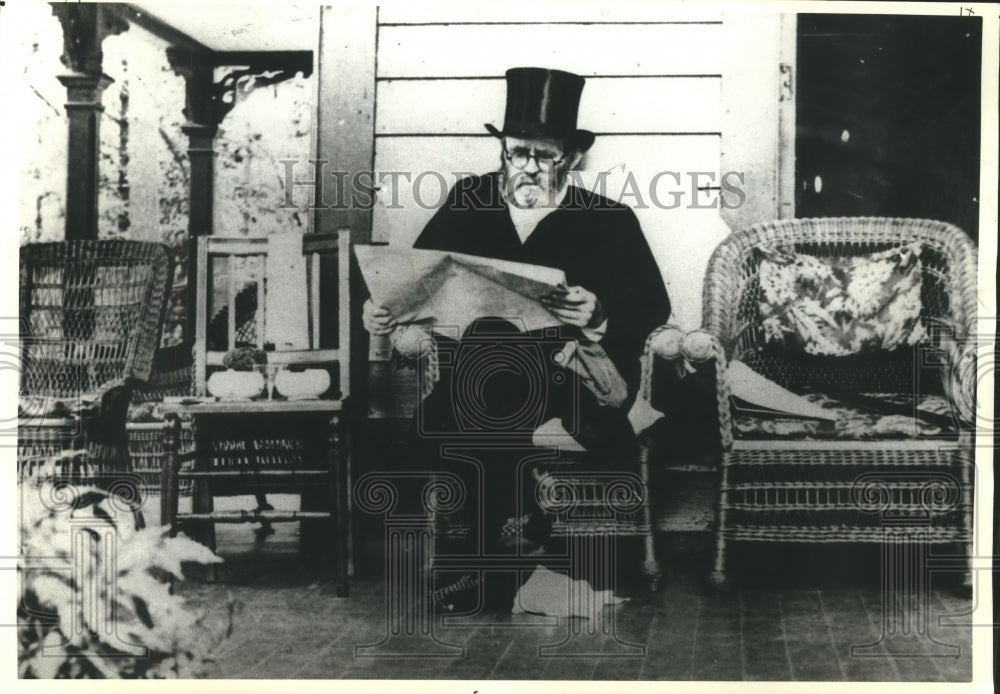 1885 Press Photo Ulysses S. Grant reading on his porch, Saratoga Springs-Historic Images