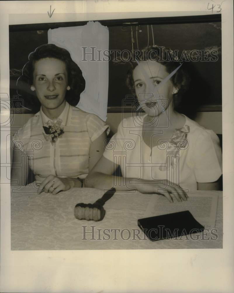 1953 Press Photo Coast Guard Junior Wives Club Incoming/Outgoing Presidents- Historic Images