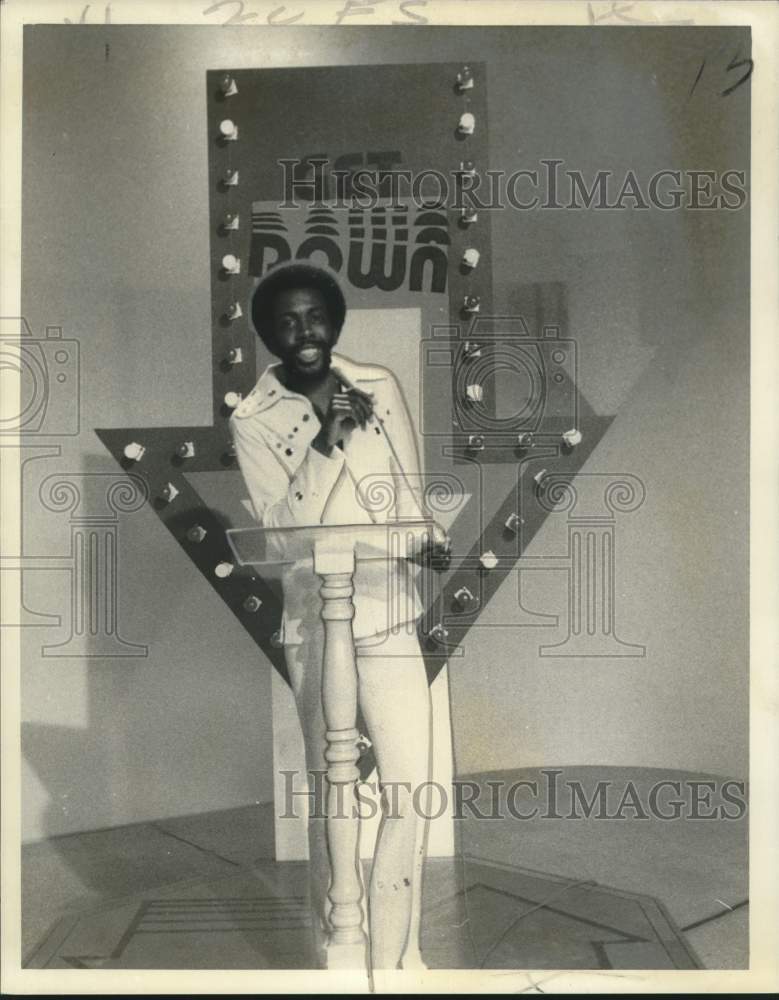 1975 Press Photo George Vinnette hosts &quot;Get Down&quot; on Television Channel 8- Historic Images