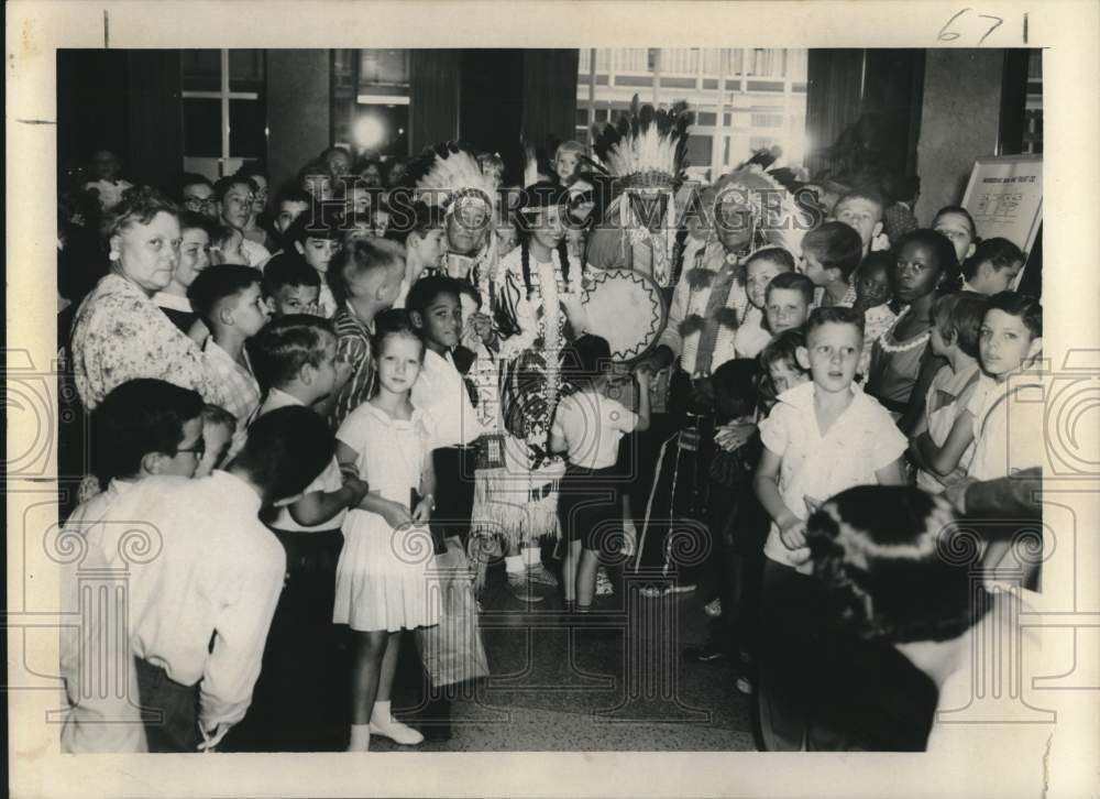 1957 Children crowd lobby at Progressive Bank and Trust - Historic Images