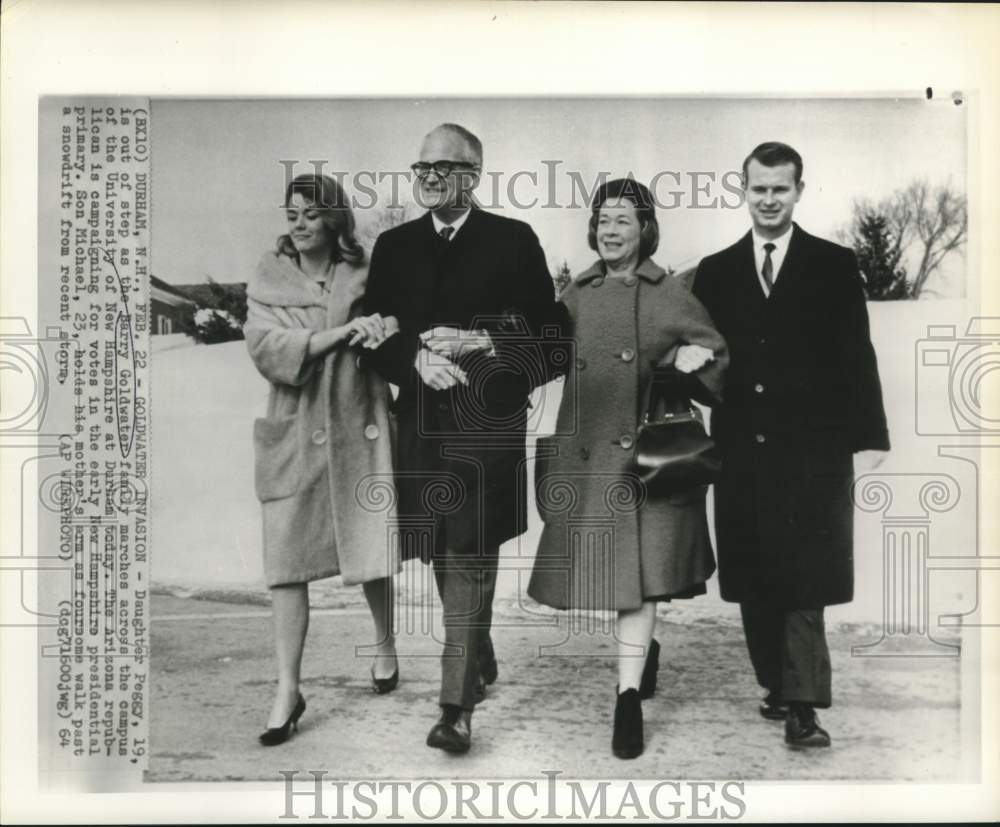 1964 Press Photo Senator Barry Goldwater, Family Campaigns in New Hampshire-Historic Images