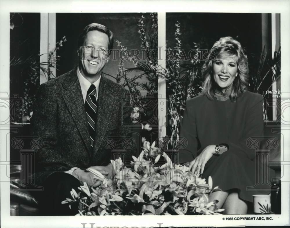 1985 Press Photo Hosts David Hartman, Joan Lunden on "Good Morning America"- Historic Images