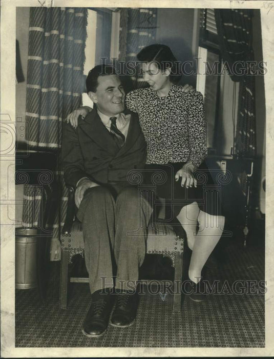 1941 Press Photo Author Richard Krebs (Jan Valtin), Wife in New Orleans Hotel-Historic Images