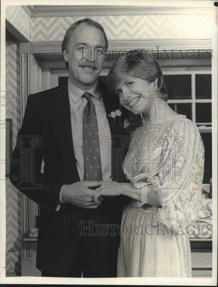 1983 Press Photo Actors Howard Hesseman, Bonnie Franklin in "One Day at a Time"-Historic Images