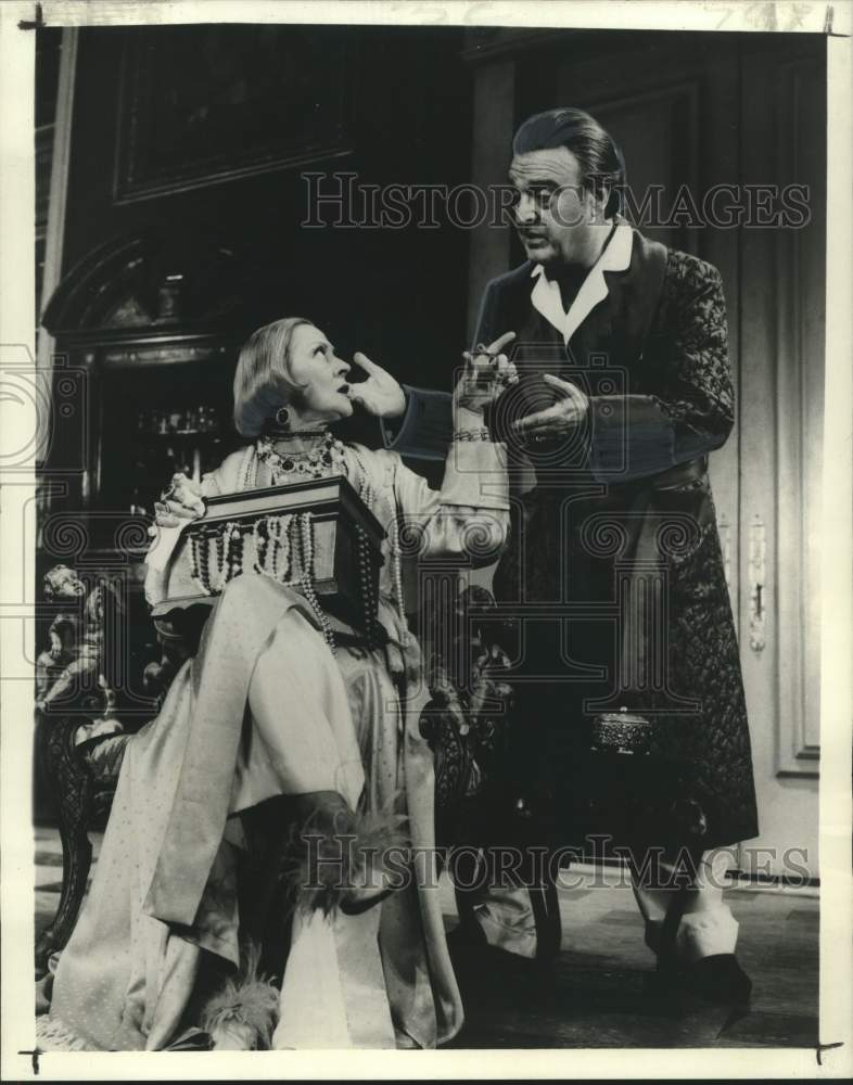 1975 Press Photo Actors Maria Karnilova, Vincent Gardenia in &quot;God&#39;s Favorite&quot;-Historic Images