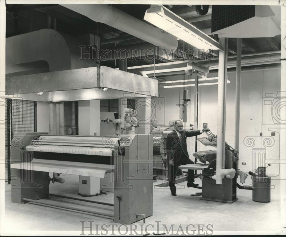 1966 House of Detention Warden Captain Harold Theard inspects a room - Historic Images