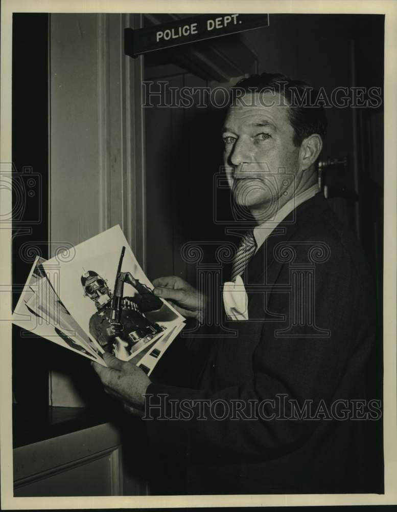 1952 Press Photo Gangbusters producer Phillips H. Lord - Historic Images