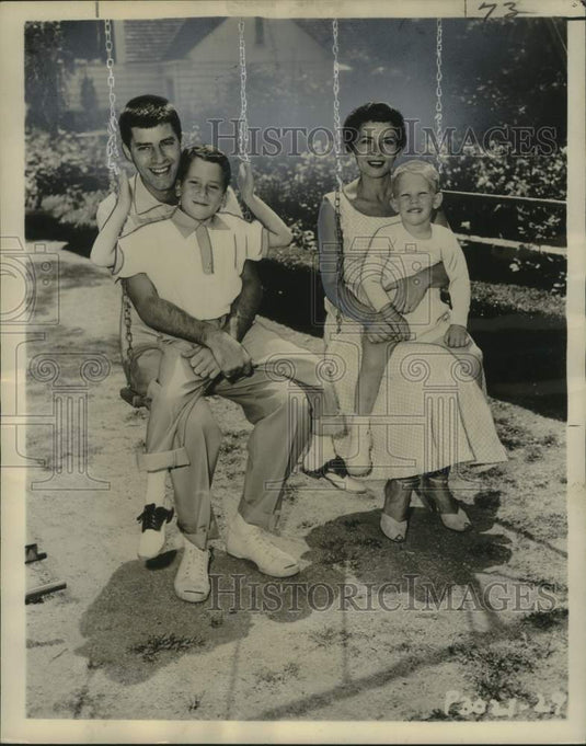 1957 Press Photo Actor Jerry Lewis, Wife Patti and Sons - nox29488- Historic Images