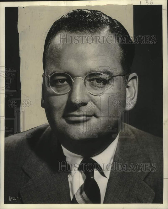 1952 Press Photo Publisher of "Time Magazine" James A. Linen - Historic Images