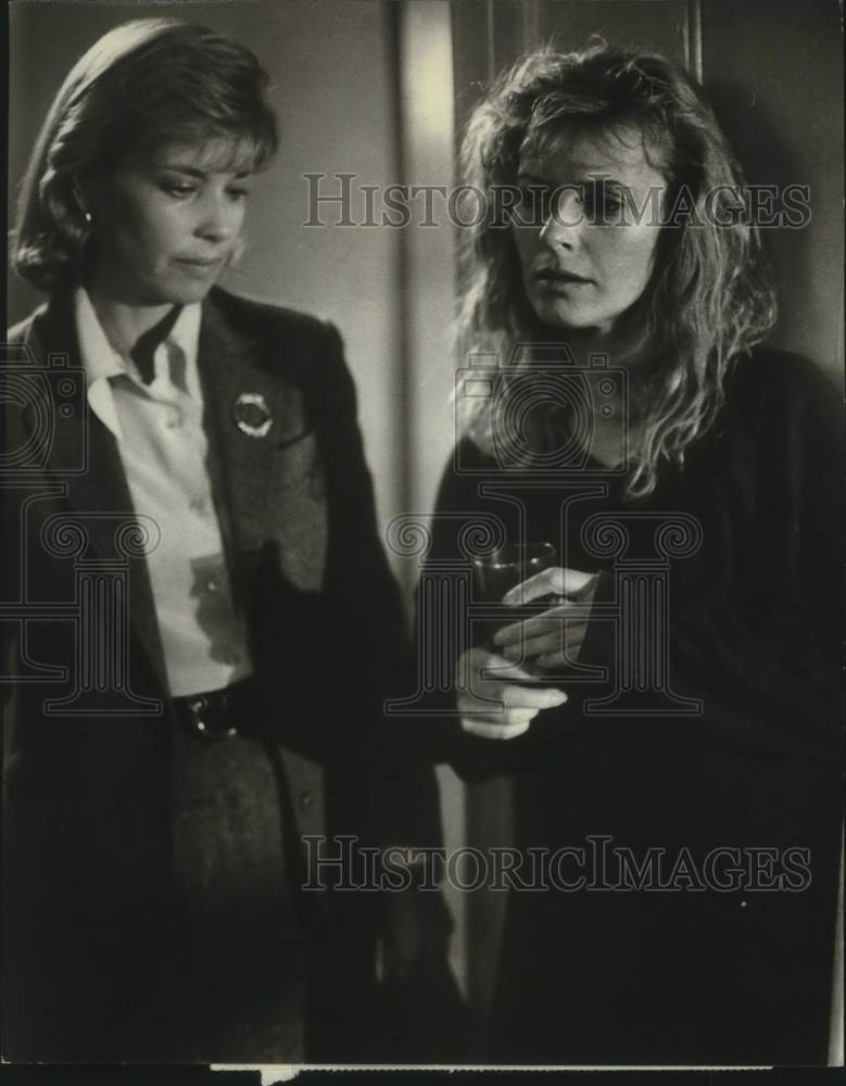 1987 Press Photo Actresses Jennifer Salt &amp; Cheryl Ladd star in &quot;Deadly Care&quot;-Historic Images