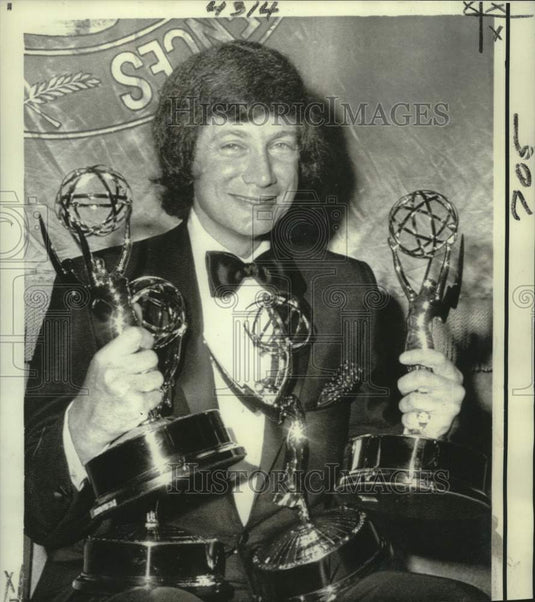 1971 Press Photo "Hamlet" Producer George LeMaire with Emmy Awards - Historic Images