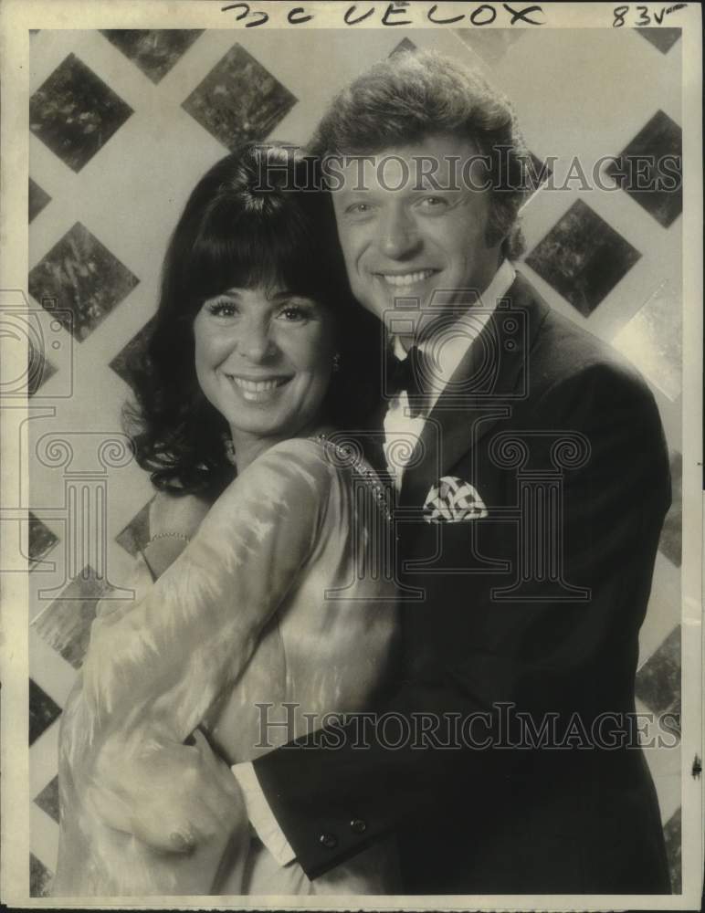 1973 Press Photo Singers Eydie Gorme, Steve Lawrence in their own TV Special - Historic Images