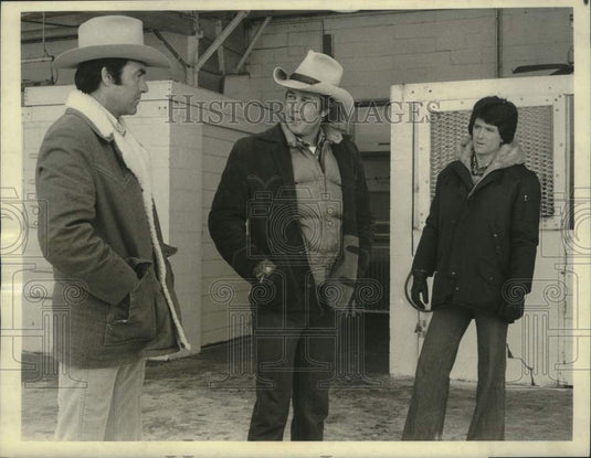 1978 Press Photo Actors Larry Tanner, Steve Kanaly, Patrick Duffy in "Dallas" - Historic Images