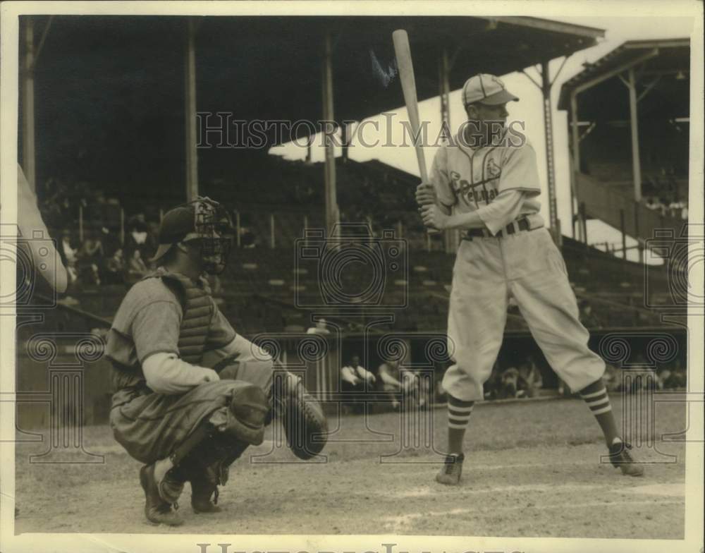 1967 Press Photo New Orleans Pelicans Bill Hart at bat. - nox31642-Historic Images