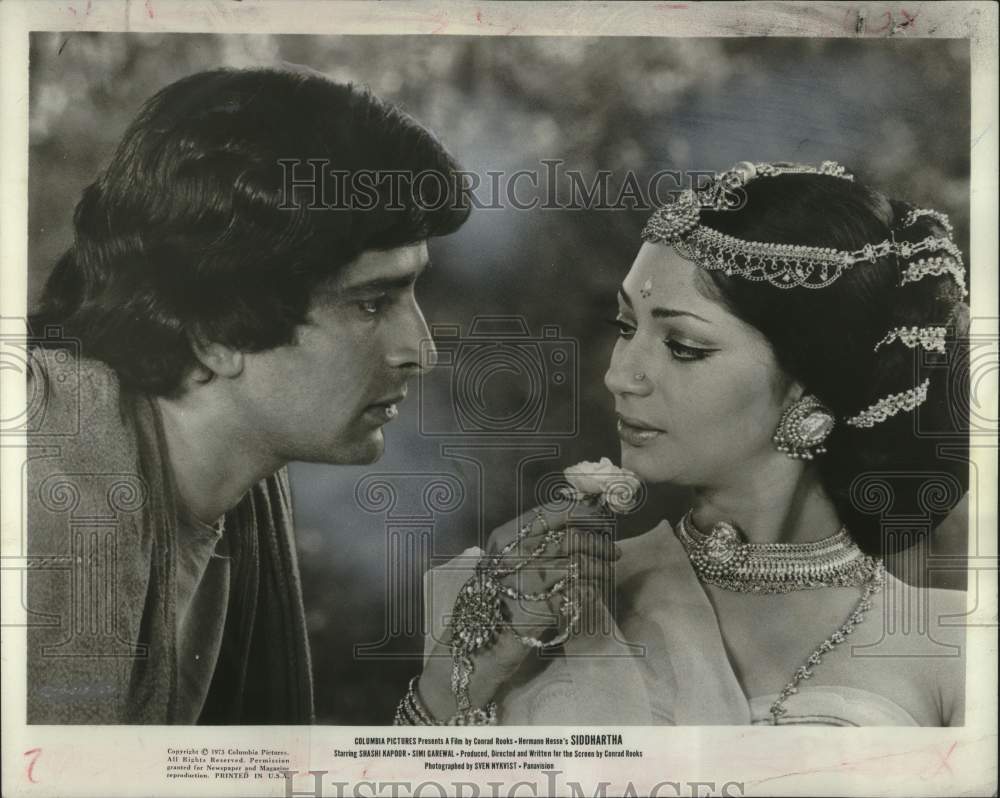 1973 Press Photo Shashi Kapoor & Simi Garewal in "Siddhartha." - Historic Images