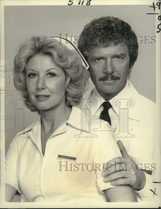 1981 Press Photo Actors Michael Learned, Robert Reed in "Nurse" - Historic Images