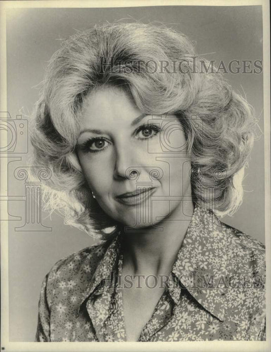 1981 Press Photo Michael Learned stars as Mary Benjamin in CBS's "Nurse." - Historic Images