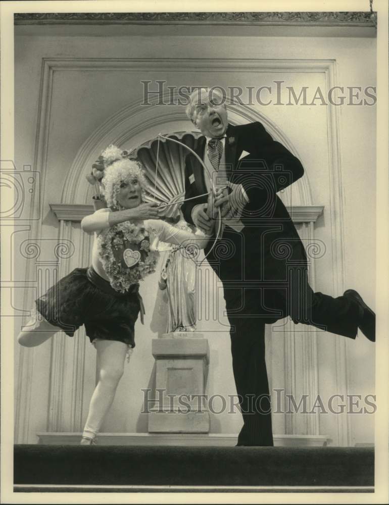 1989 Press Photo Cloris Leachman & Harvey Korman star in NBC's "The Nutt House."- Historic Images