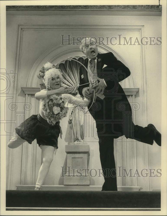 1989 Press Photo Cloris Leachman & Harvey Korman star in NBC's "The Nutt House."- Historic Images